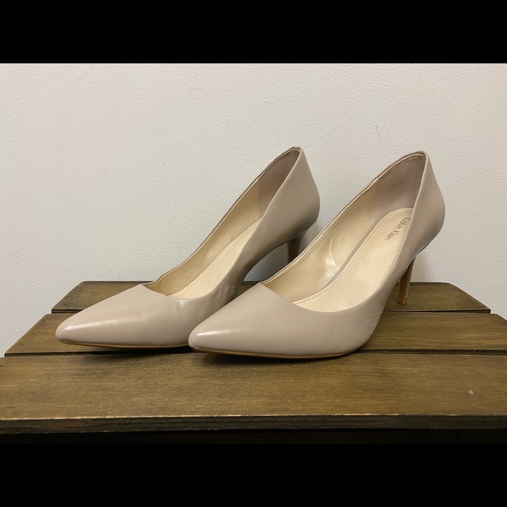 Calvin Klein Gayle Pump